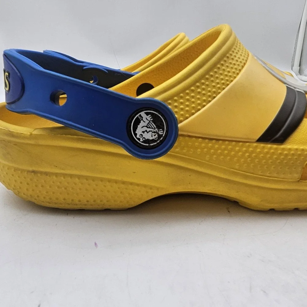 Crocs Shoes KIDS Size 3 Yellow Minions Classic Clog Sandals Slip On Rubber